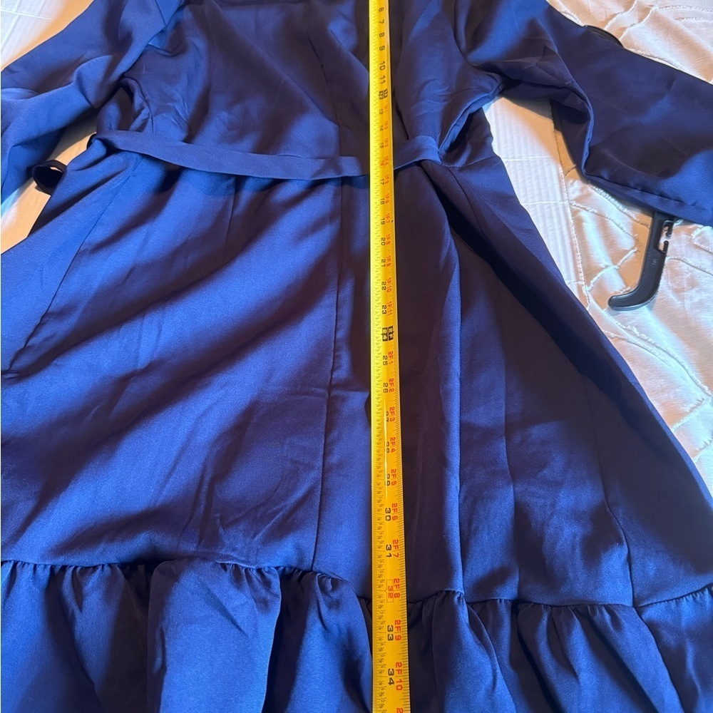 Size large wrap dress - Picture 4 of 7